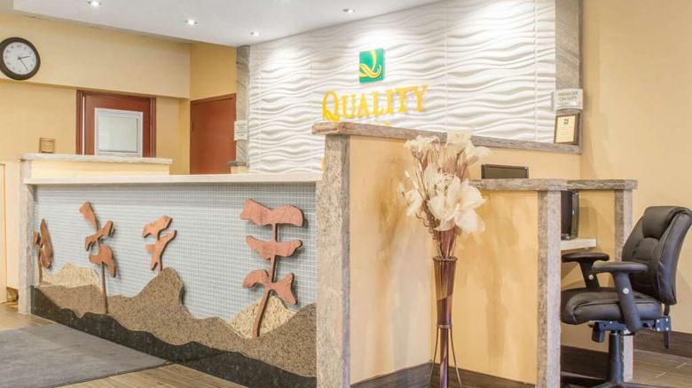 <b>Quality Inn Bracebridge Lobby</b>. Images powered by <a href="https://iceportal.shijigroup.com/" title="IcePortal" target="_blank">IcePortal</a>.