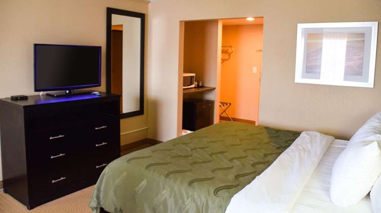 Quality Inn Bracebridge Room