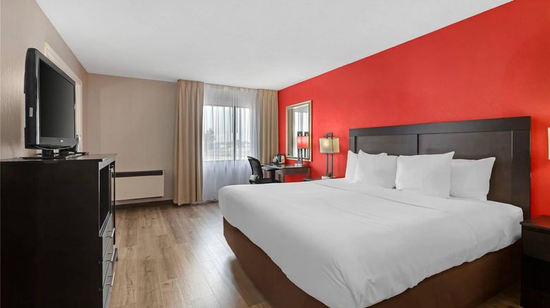 <b>Quality Inn & Suites Mississauga Suite</b>. Images powered by <a href="https://iceportal.shijigroup.com/" title="IcePortal" target="_blank">IcePortal</a>.