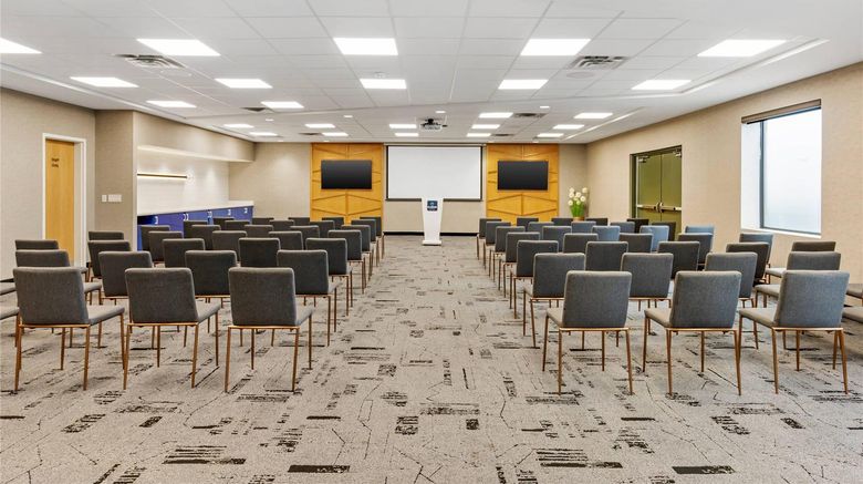 <b>Clarion Inn Lakeside and Conference Ctr Meeting</b>. Images powered by <a href="https://iceportal.shijigroup.com/" title="IcePortal" target="_blank">IcePortal</a>.