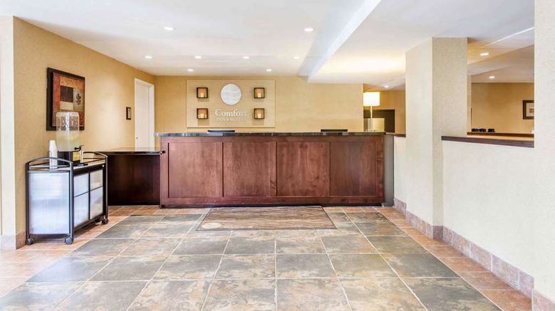 <b>Comfort Inn & Suite Collingwood Lobby</b>. Images powered by <a href="https://iceportal.shijigroup.com/" title="IcePortal" target="_blank">IcePortal</a>.