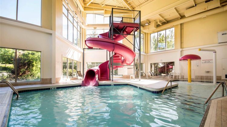 Comfort Inn Langley/Aldergrove Pool