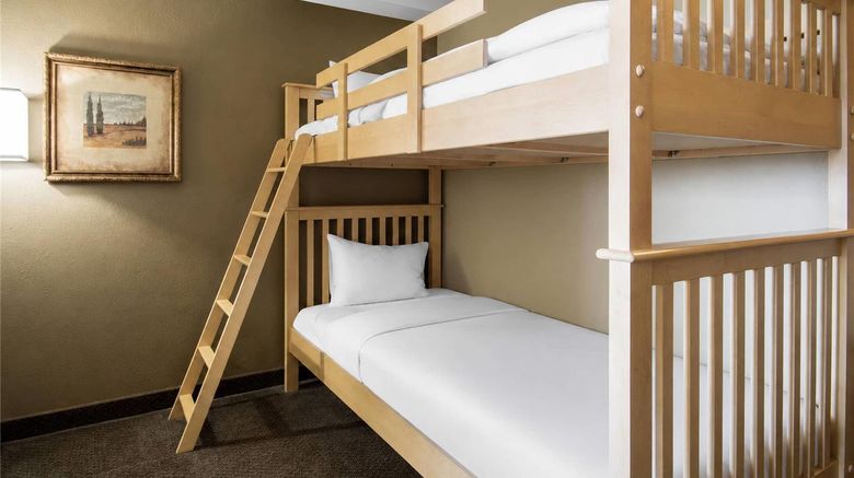<b>Comfort Inn Langley/Aldergrove Suite</b>. Images powered by <a href="https://iceportal.shijigroup.com/" title="IcePortal" target="_blank">IcePortal</a>.
