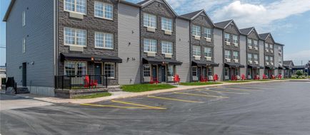 Amsterdam Inn & Suites Exterior