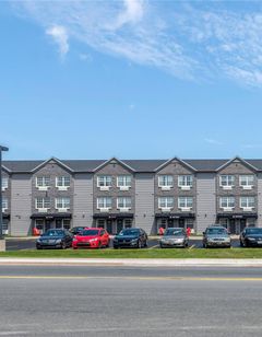 Amsterdam Inn & Suites