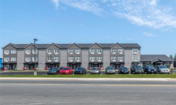 Amsterdam Inn & Suites