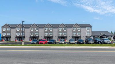 Amsterdam Inn & Suites