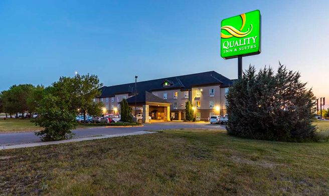 Quality Inn & Suites Yorkton Exterior