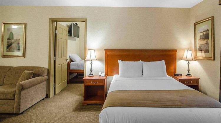 Quality Inn & Suites, Grand Prairie Room