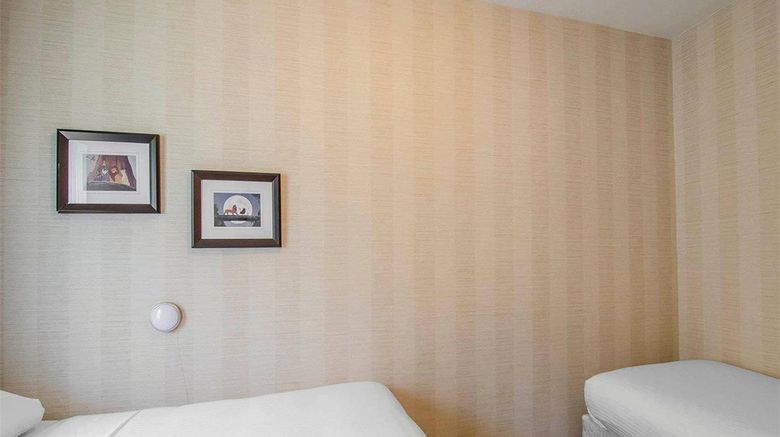 <b>Quality Inn & Suites, Grand Prairie Room</b>. Images powered by <a href="https://iceportal.shijigroup.com/" title="IcePortal" target="_blank">IcePortal</a>.