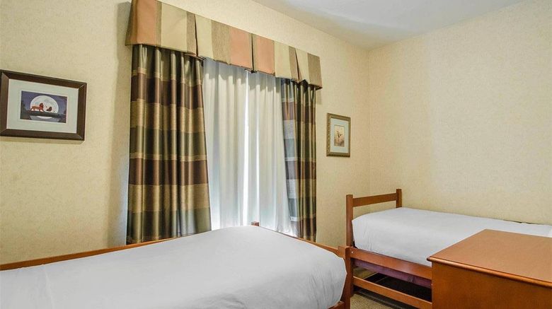 <b>Quality Inn & Suites, Grand Prairie Room</b>. Images powered by <a href="https://iceportal.shijigroup.com/" title="IcePortal" target="_blank">IcePortal</a>.