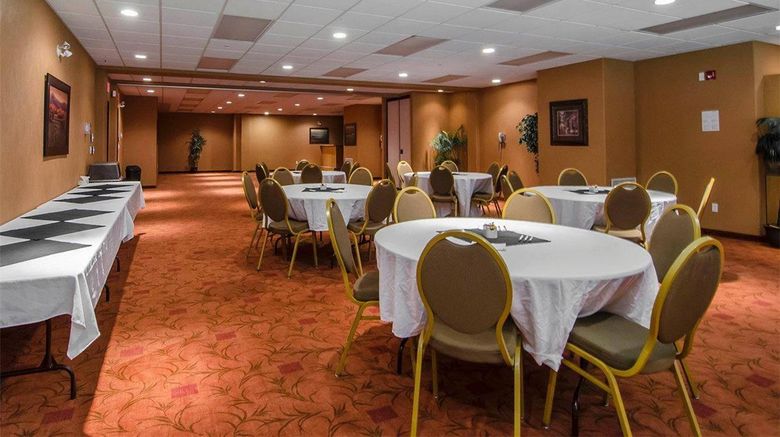<b>Quality Inn & Suites, Grand Prairie Meeting</b>. Images powered by <a href="https://iceportal.shijigroup.com/" title="IcePortal" target="_blank">IcePortal</a>.