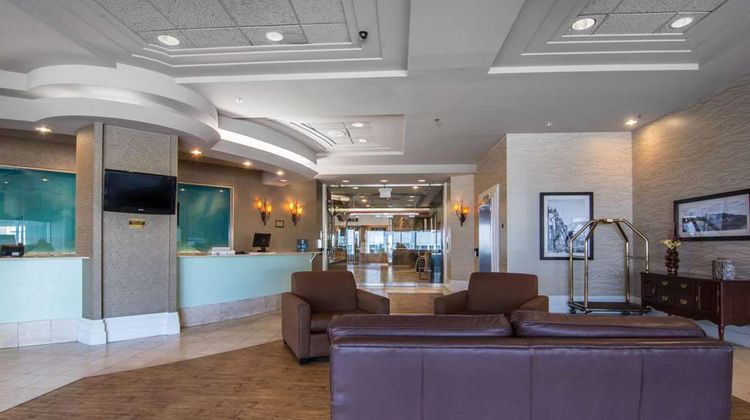 Quality Inn & Suites, Yellowknife Lobby