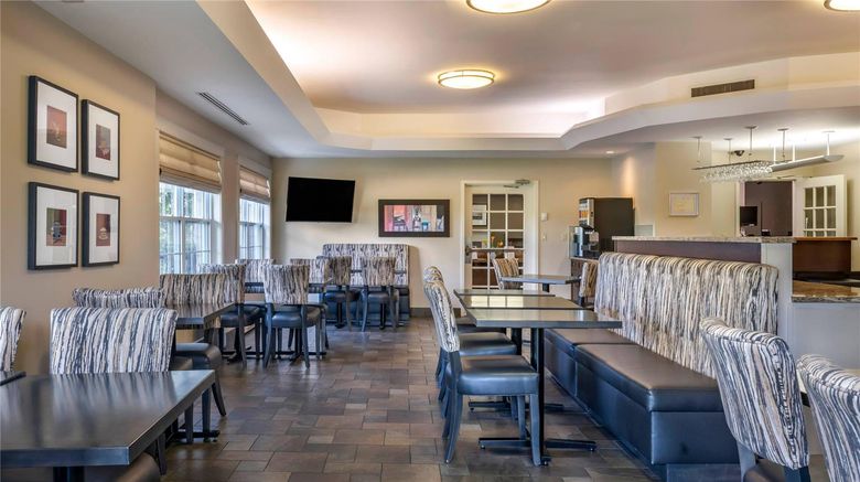<b>Quality Inn and Suites Quispamsis Restaurant</b>. Images powered by <a href="https://iceportal.shijigroup.com/" title="IcePortal" target="_blank">IcePortal</a>.