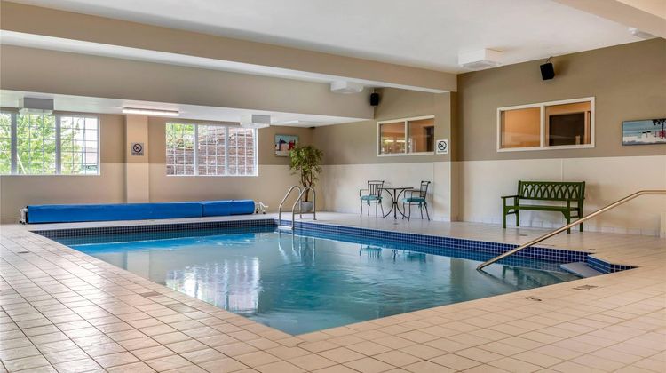 Quality Inn and Suites Quispamsis Pool