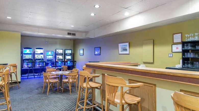 <b>Quality Hotel & Suites Gander Restaurant</b>. Images powered by <a href="https://iceportal.shijigroup.com/" title="IcePortal" target="_blank">IcePortal</a>.