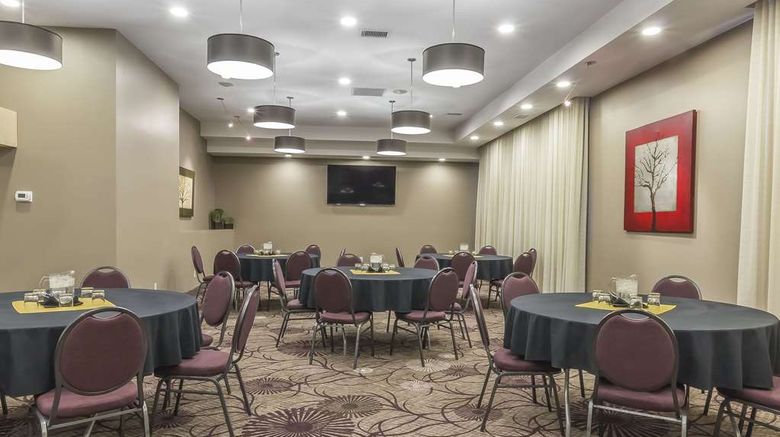 <b>Quality Inn & Suites Saskatoon Meeting</b>. Images powered by <a href="https://iceportal.shijigroup.com/" title="IcePortal" target="_blank">IcePortal</a>.