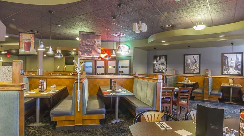 <b>Quality Inn & Suites Saskatoon Restaurant</b>. Images powered by <a href="https://iceportal.shijigroup.com/" title="IcePortal" target="_blank">IcePortal</a>.