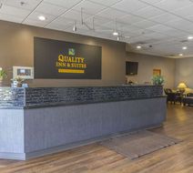 Quality Inn & Suites Saskatoon Lobby