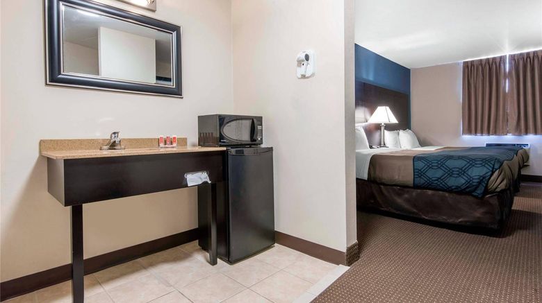 <b>Econo Lodge Sudbury Room</b>. Images powered by <a href="https://iceportal.shijigroup.com/" title="IcePortal" target="_blank">IcePortal</a>.