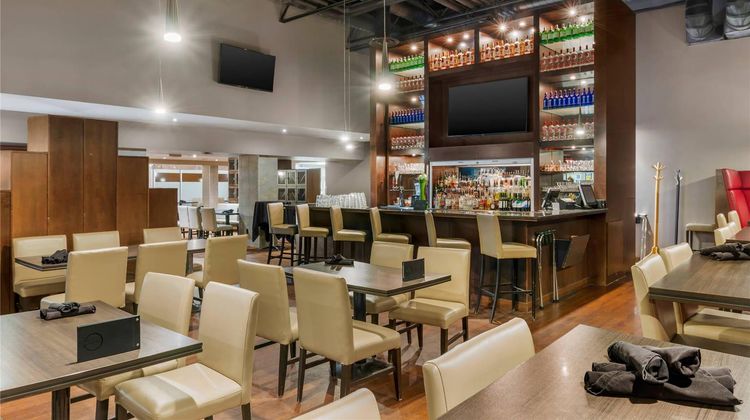 Clarion Hotel and Suites Brandon Restaurant
