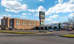 Clarion Hotel and Suites Brandon