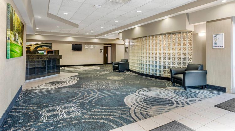 Clarion Hotel and Suites Brandon Lobby