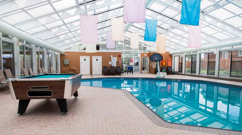 <b>Quality Inn & Conference Centre Pool</b>. Images powered by <a href="https://iceportal.shijigroup.com/" title="IcePortal" target="_blank">IcePortal</a>.
