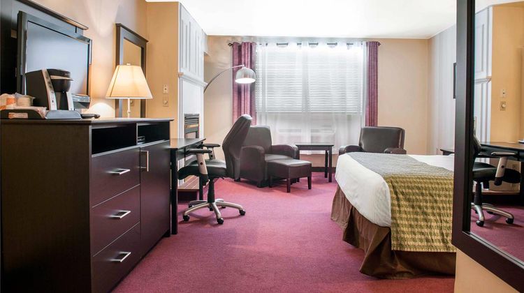 Quality Inn & Conference Centre Room
