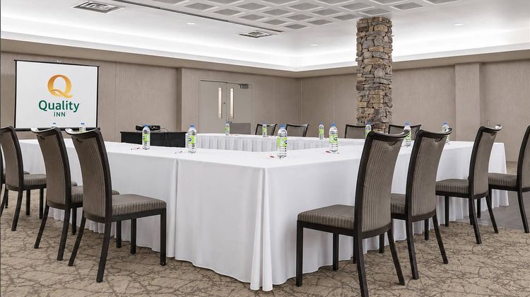 Quality Inn & Conference Centre Meeting