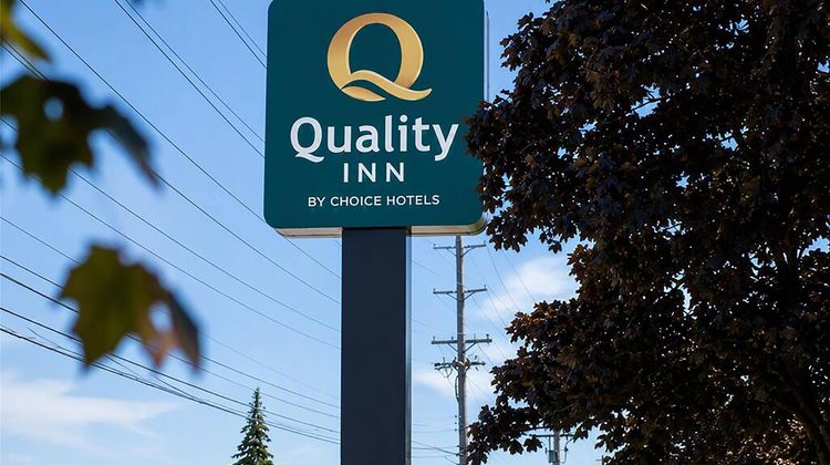 Quality Inn & Conference Centre Exterior