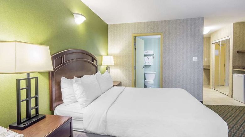 <b>Clarion Hotel & Conference Ctr Room</b>. Images powered by <a href="https://iceportal.shijigroup.com/" title="IcePortal" target="_blank">IcePortal</a>.