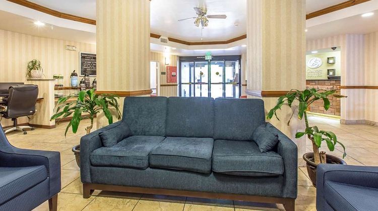 Comfort Suites Summit County Lobby