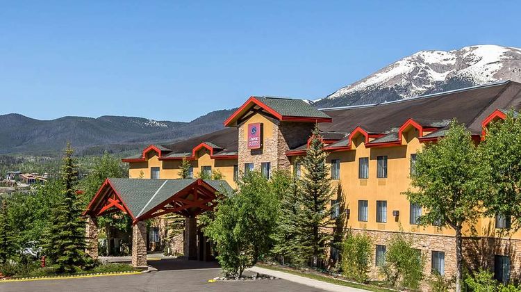 Comfort Suites Summit County Exterior