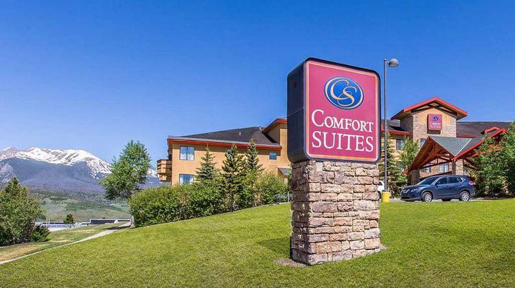 Comfort Suites Summit County Exterior
