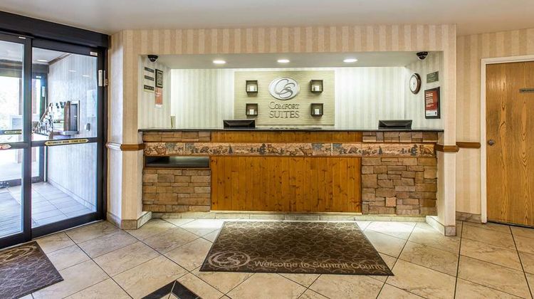 Comfort Suites Summit County Lobby