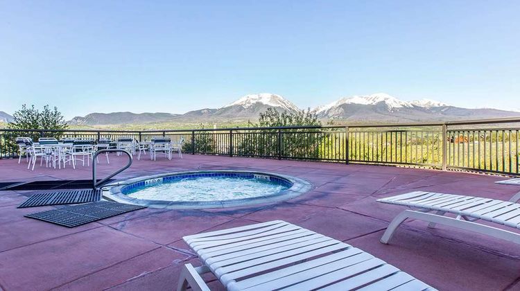 Comfort Suites Summit County Pool