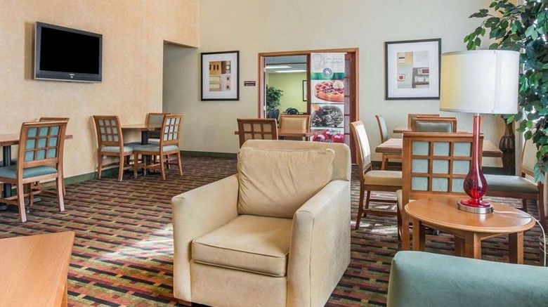 <b>Quality Inn Colorado Springs Airport Lobby</b>. Images powered by <a href="https://iceportal.shijigroup.com/" title="IcePortal" target="_blank">IcePortal</a>.