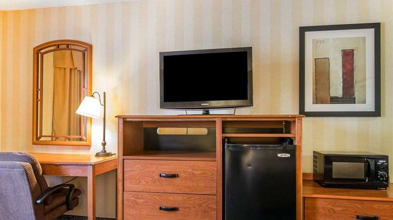 <b>Quality Inn Colorado Springs Airport Room</b>. Images powered by <a href="https://iceportal.shijigroup.com/" title="IcePortal" target="_blank">IcePortal</a>.