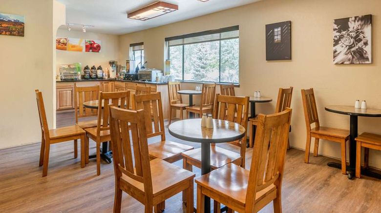 <b>Quality Inn Restaurant</b>. Images powered by <a href="https://iceportal.shijigroup.com/" title="IcePortal" target="_blank">IcePortal</a>.