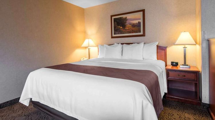 Quality Inn Burlington Suite