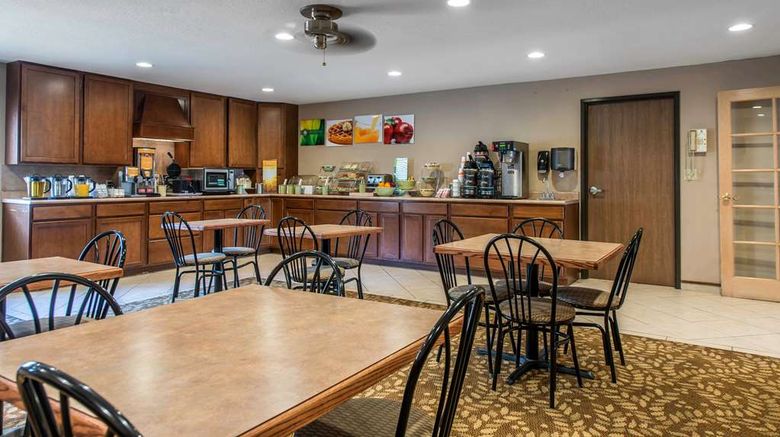<b>Quality Inn Burlington Restaurant</b>. Images powered by <a href="https://iceportal.shijigroup.com/" title="IcePortal" target="_blank">IcePortal</a>.
