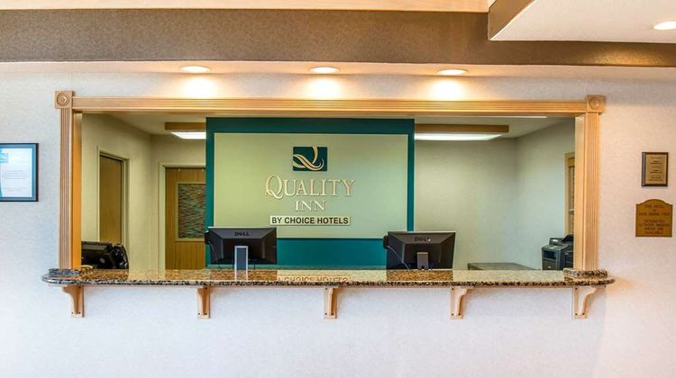 Quality Inn Burlington Lobby