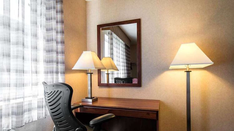 Quality Inn Burlington Room