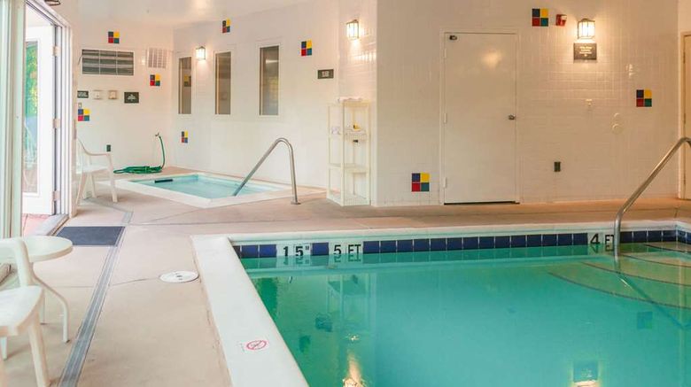 <b>Comfort Inn North Pool</b>. Images powered by <a href="https://iceportal.shijigroup.com/" title="IcePortal" target="_blank">IcePortal</a>.