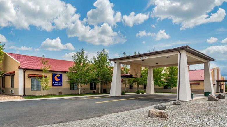Comfort Inn  and  Suites Exterior. Images powered by <a href="https://iceportal.shijigroup.com" target="_blank" rel="noopener">Ice Portal</a>.