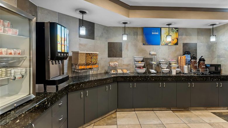 <b>Comfort Suites Denver Tech Center Restaurant</b>. Images powered by <a href="https://iceportal.shijigroup.com/" title="IcePortal" target="_blank">IcePortal</a>.