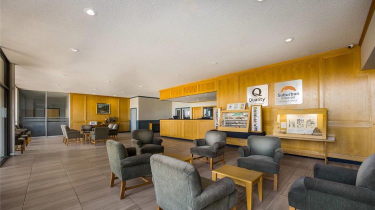 Quality Inn & Suites Lobby