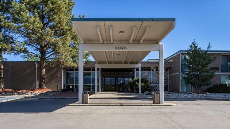 Quality Inn & Suites Exterior