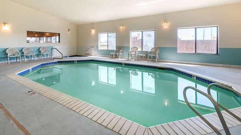 <b>Comfort Inn Limon Pool</b>. Images powered by <a href="https://iceportal.shijigroup.com/" title="IcePortal" target="_blank">IcePortal</a>.
